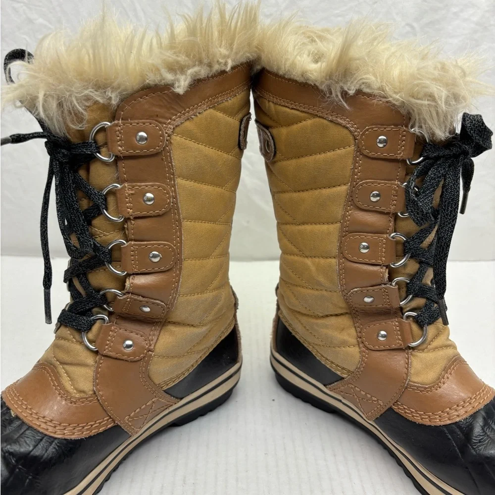 Sorel Tan and Black Faux Fur Winter Lace-Up Boots, SZ 3 little girl, box 22